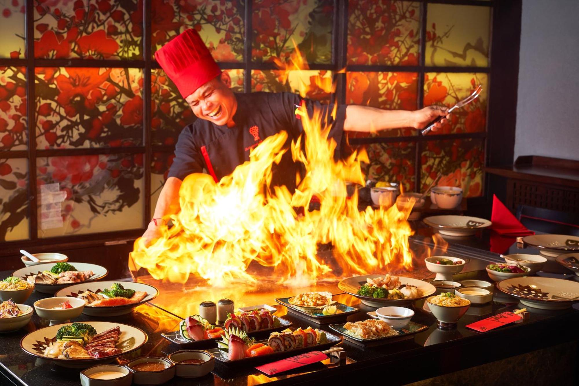 Grand Mercure Bangkok Atrium Zewnętrze zdjęcie Teppanyaki cooking